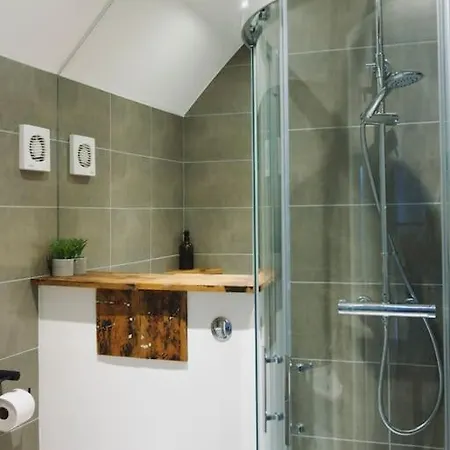 The Palm House - Minutes From The Beach! Holiday home *
