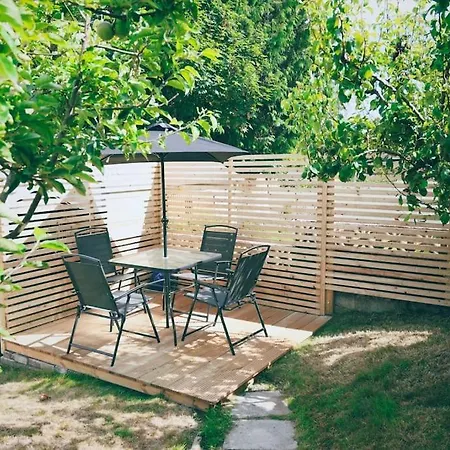 The Palm House - Minutes From The Beach! *