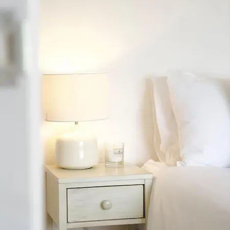 The Palm House - Minutes From The Beach! Holiday home *