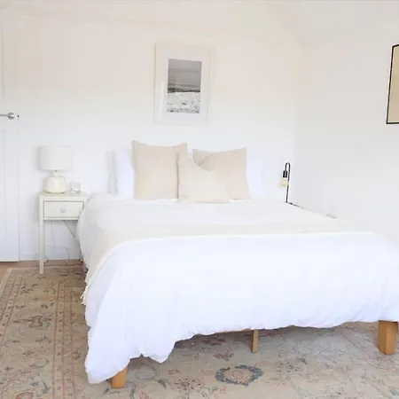 The Palm House - Minutes From The Beach! *