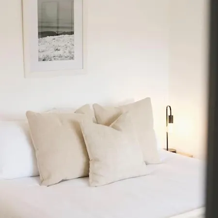 Holiday home The Palm House - Minutes From The Beach! *